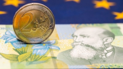 Romania wants to push euro adoption by 2026
