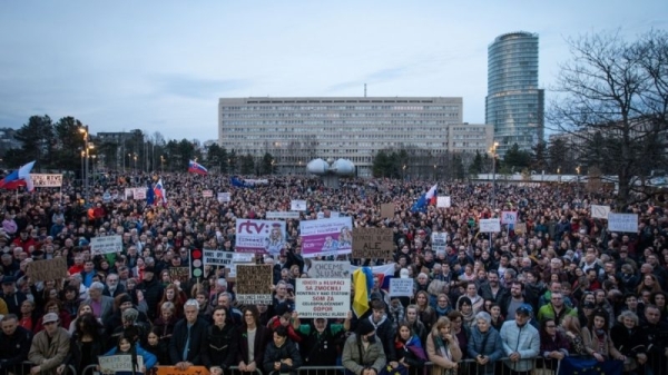Slovaks take to streets following sudden shake-up of cultural institutions