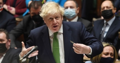Old Brexit comrades turn on Johnson as his position remains perilous